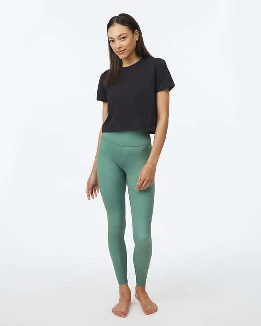 womens_basic_tshirt_black